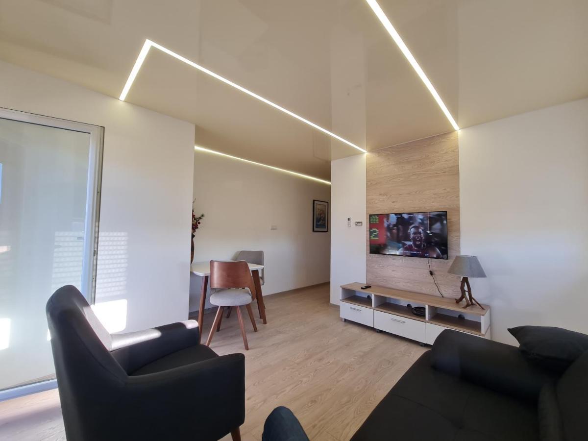 Airport Molko Apartments Surčin Exterior foto
